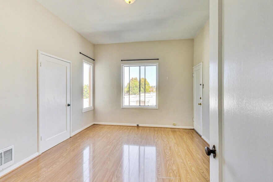 More Photos Of 2811-2815 Telegraph Ave, Berkeley Storefront Retail Residential For Sale