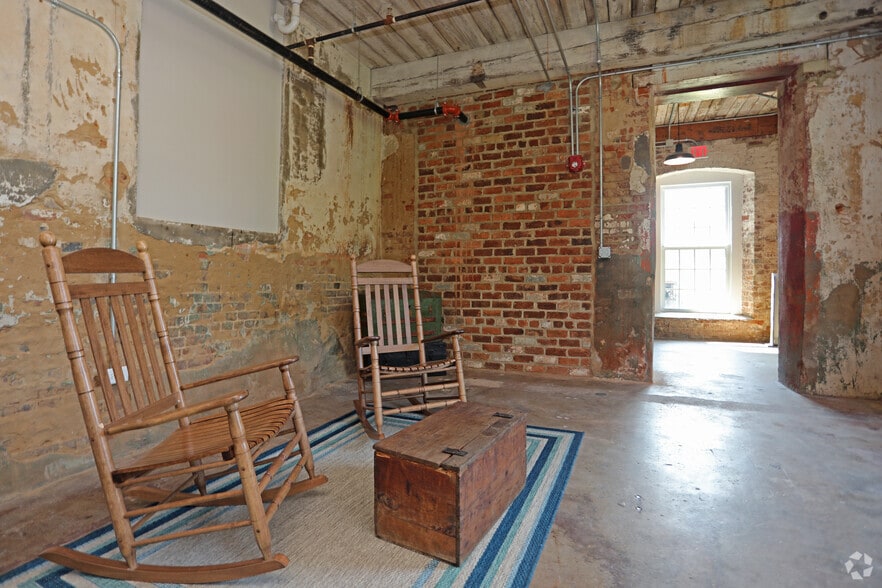 More Photos Of 116 E Main St, Haw River Apartments For Lease