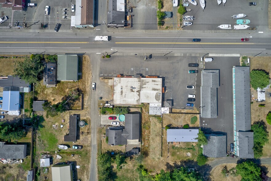 More Photos Of 780-782 US 101, Chinook Restaurant For Sale