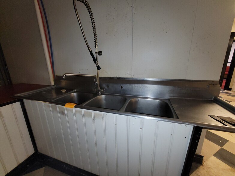 More Photos Of 1606 Argillite Rd, Flatwoods Restaurant For Sale