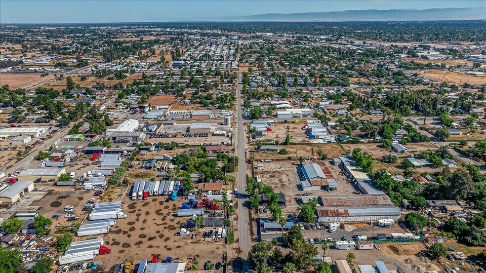 More Photos Of 708 N Pleasant Ave, Fresno Warehouse For Sale