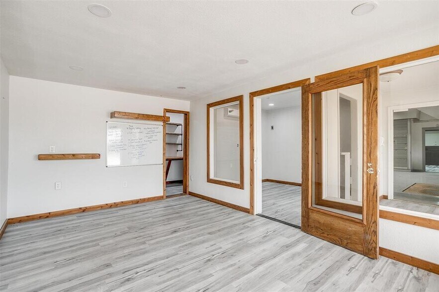 More Photos Of 640 E Highway 199, Springtown Warehouse For Sale