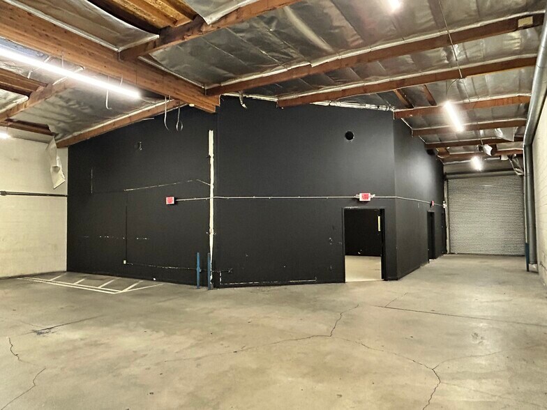 More Photos Of 770 E 17th St, Los Angeles Warehouse For Sale