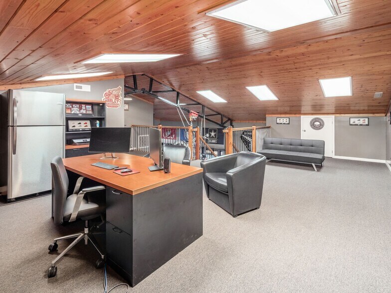 More Photos Of 31 S Ludlow Rd, Urbana Auto Repair For Sale