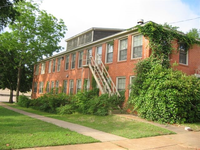 Primary Photo Of 801 N Sycamore St, Palestine Office Residential For Lease