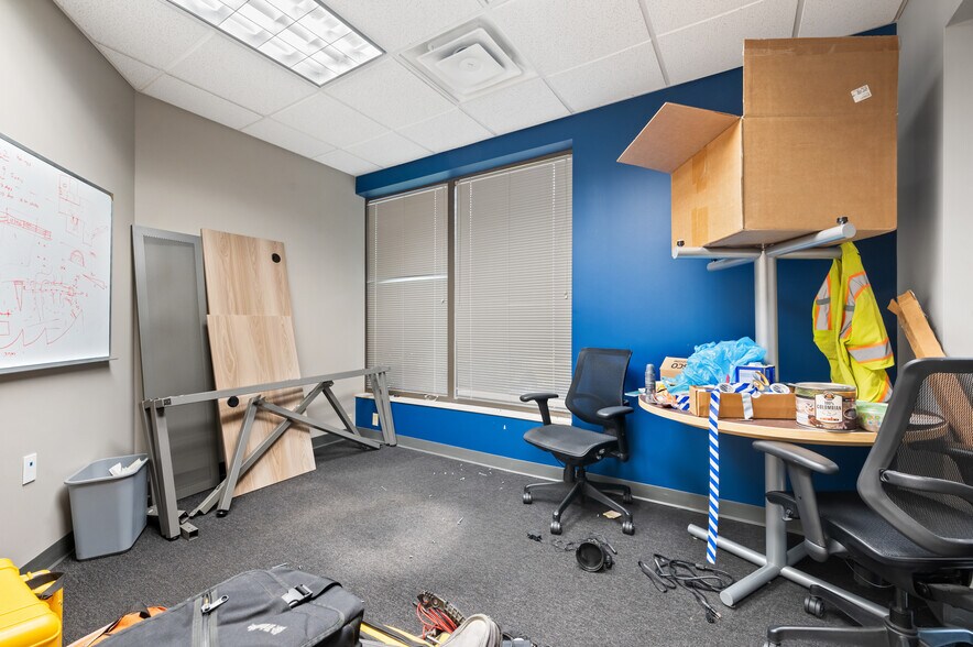 More Photos Of 3000 Stonewood Dr, Wexford Office For Lease