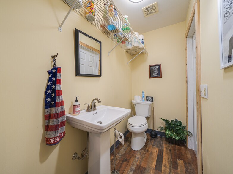 More Photos Of 8572 Newcomb rd, Long Lake Flex For Sale