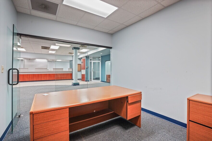 More Photos Of 4000 E Broad St, Whitehall Convenience Store For Sale