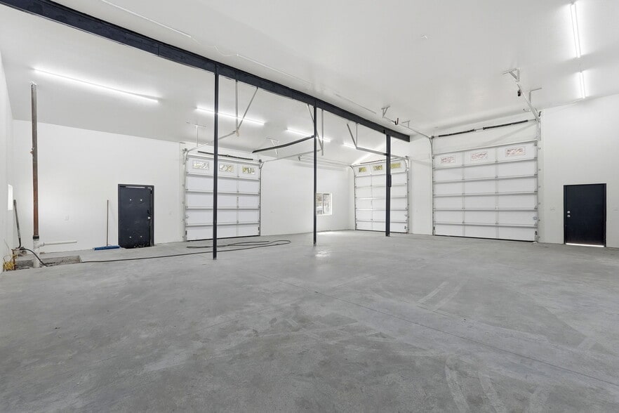 More Photos Of 627 S 31st St, Colorado Springs Light Manufacturing For Sale
