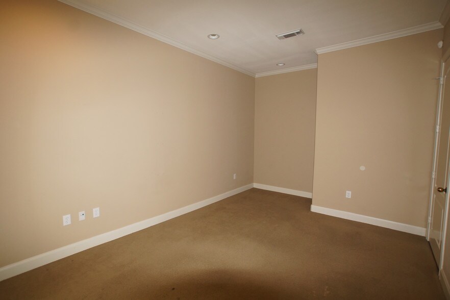 More Photos Of 4501 Cartwright Rd, Missouri City Medical For Lease