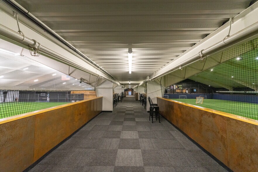 More Photos Of 1 Racquet Ln, Monroeville Sports And Entertainment For Lease