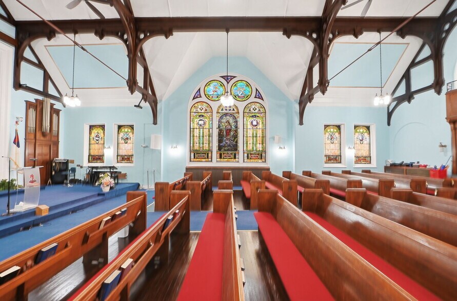 More Photos Of 401-407 N Patterson Park Ave, Baltimore Religious Facility For Sale