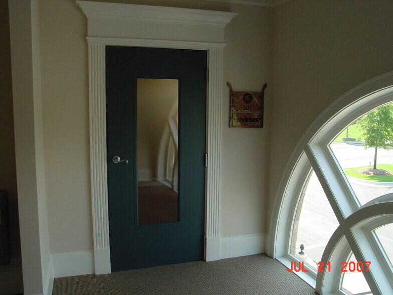 More Photos Of 5400 Laurel Springs Pky, Suwanee Office Residential For Lease
