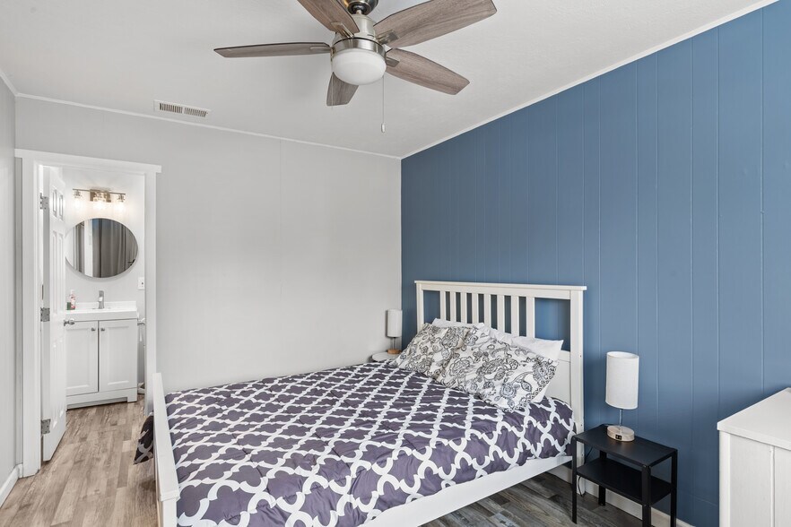 More Photos Of 4837 Castle Ave, San Diego Apartments For Sale