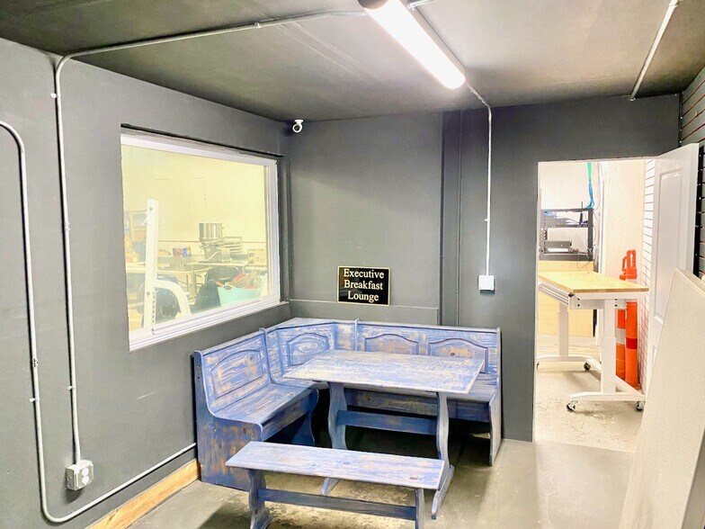 More Photos Of 2120 Washington Ave, Saint Louis Service For Lease