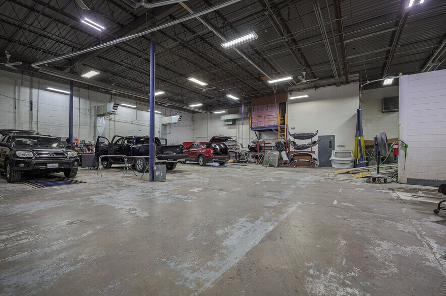 More Photos Of 2005-2007 W 103rd Ter, Leawood Service For Sale