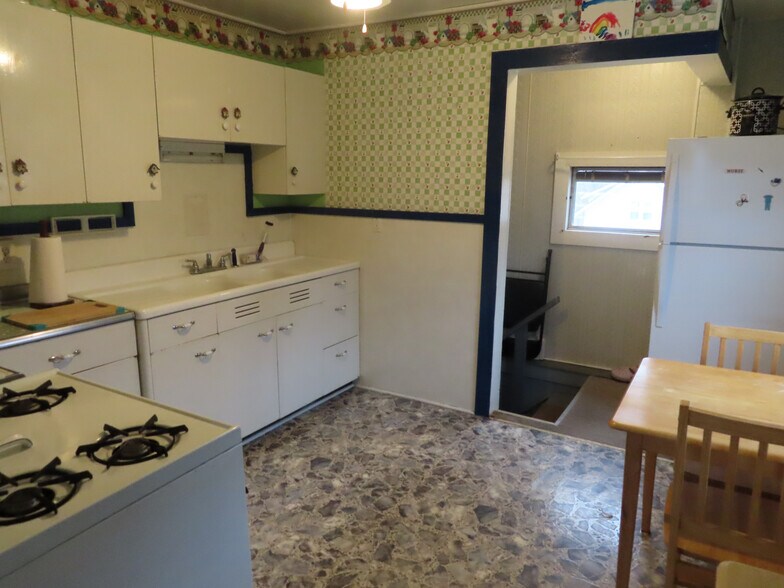 More Photos Of 200 1st St, Conneaut Lake Storefront Retail Residential For Sale