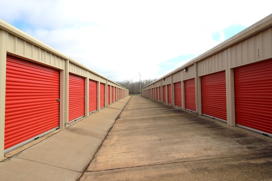 More Photos Of 1930 US Highway 45 Byp S, Trenton Self Storage For Sale