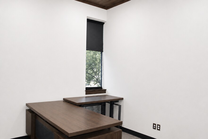 More Photos Of 3091 University Dr, Bryan Loft Creative Space For Sale