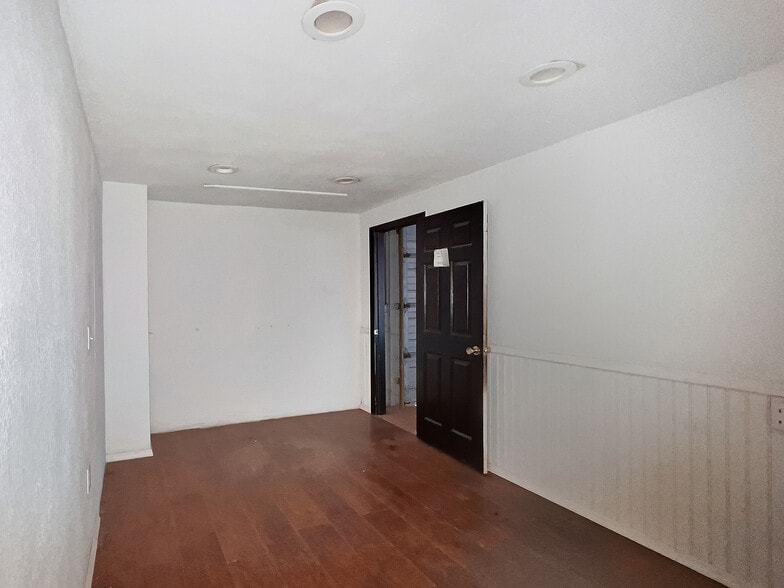 More Photos Of 5820 HWY 542 W, Winter Haven Warehouse For Lease