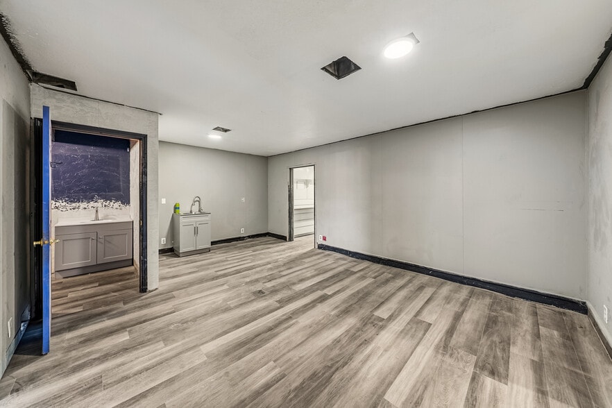 More Photos Of 727 Welch St, Medford Industrial For Sale