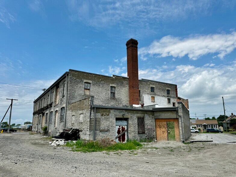 More Photos Of 1702 Campbell St, Sandusky Industrial For Sale