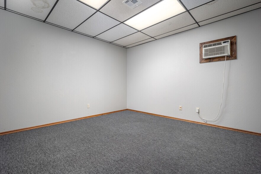 More Photos Of 2845 Broce Dr, Norman Office For Sale