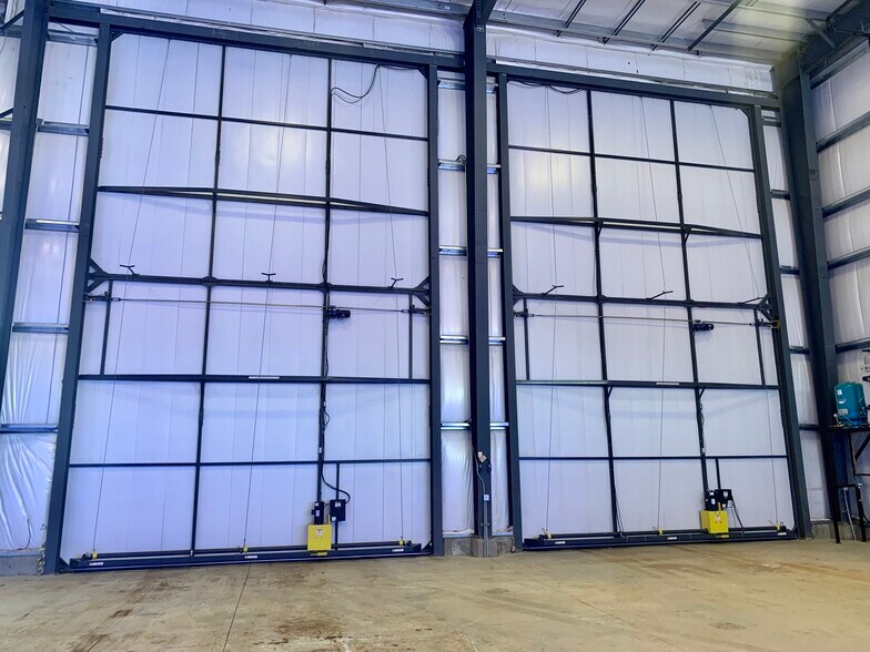 More Photos Of 20 Veenstra Dr, Red Deer County Warehouse For Lease