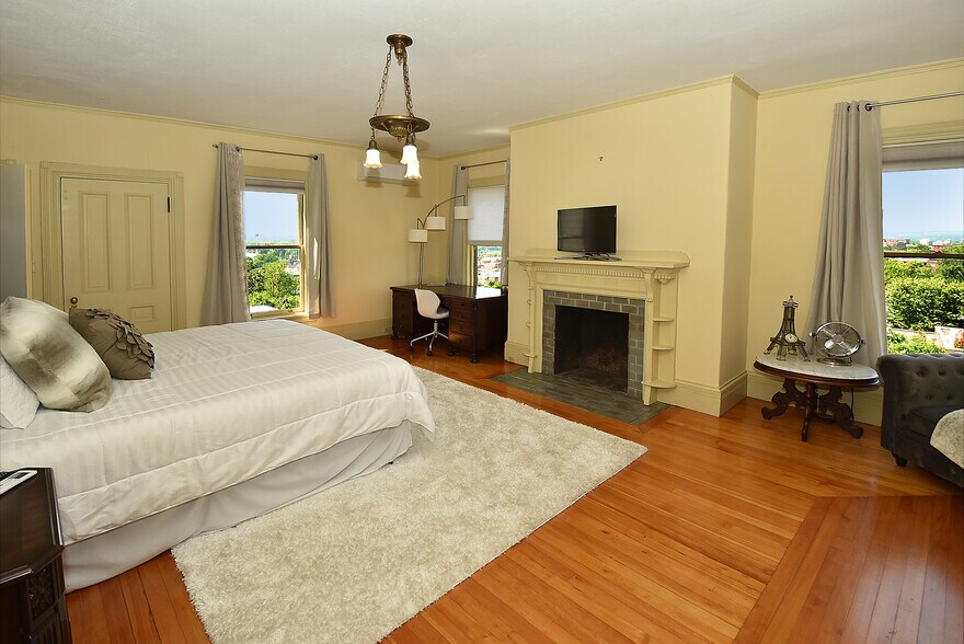 More Photos Of 270 Maple St, Springfield Hospitality For Sale