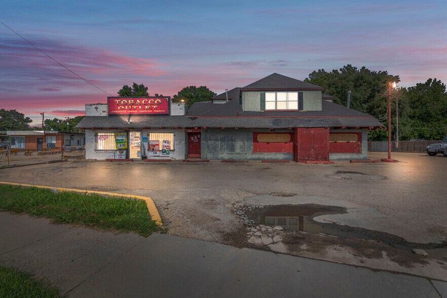 More Photos Of 1834 NW Topeka Blvd, Topeka General Retail For Sale