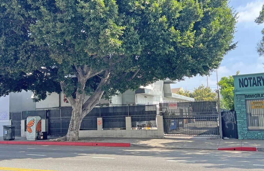 More Photos Of 2440 Daly St, Los Angeles Storefront For Sale