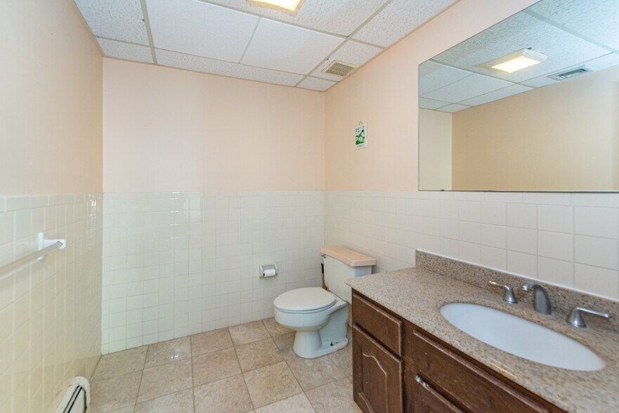 More Photos Of 74 S Powder Mill Rd, Morris Plains Office Residential For Sale