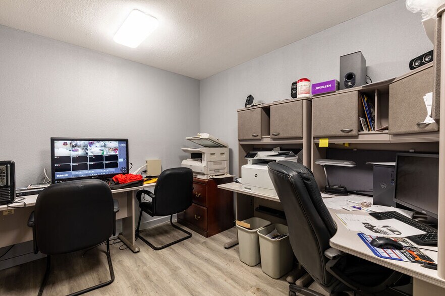 More Photos Of 101 Ewing St, Ferris Police Fire Station For Sale