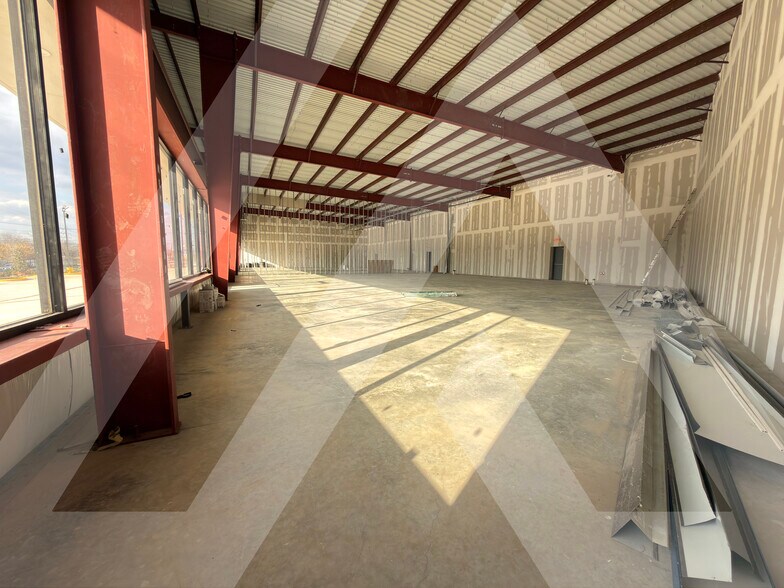 More Photos Of 14211 Hiram Clarke Rd, Houston Storefront For Lease