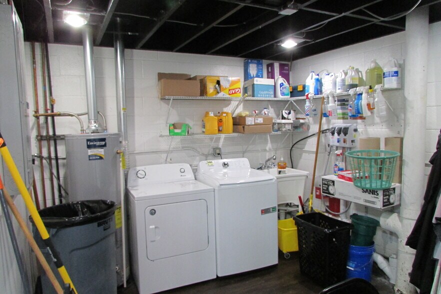 More Photos Of 7464-7472 Tyler Blvd, Mentor Flex For Lease