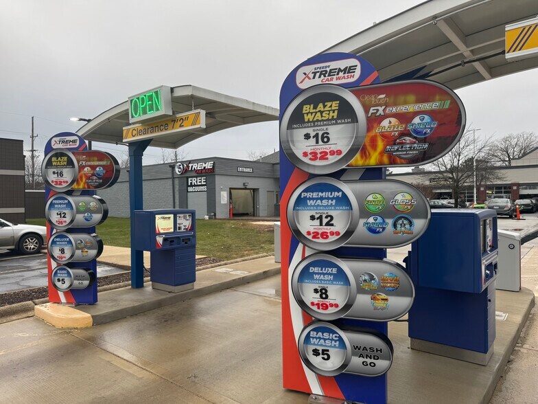 More Photos Of 4 N Barrington Rd, Streamwood Carwash For Sale