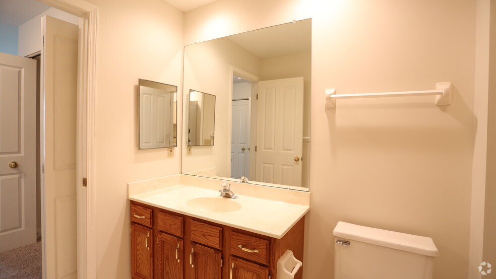 More Photos Of 210 Retreat Ln, Westerville Apartments For Sale