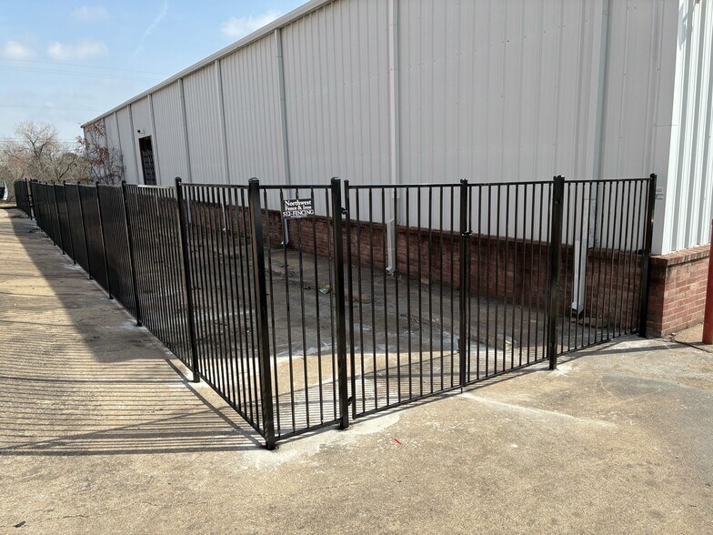 More Photos Of 10606 Bluff Bend Dr, Austin Warehouse For Sale