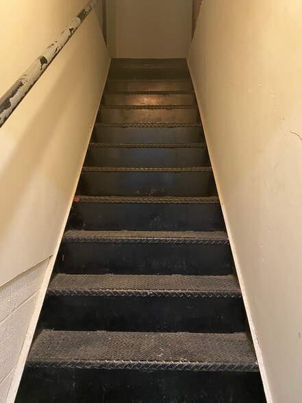 More Photos Of 205 Brick Kiln Rd, Winchester Warehouse For Sale