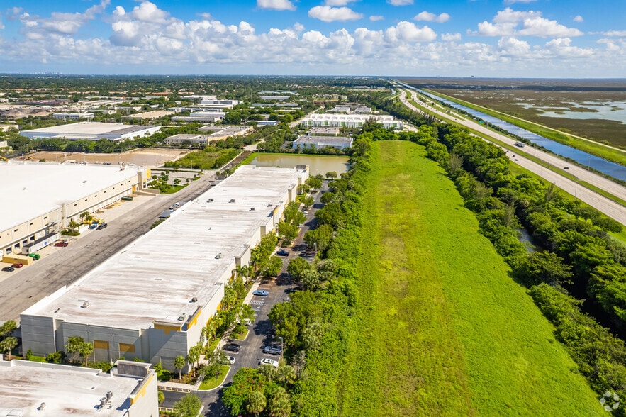 More Photos Of 4020 NW 126th Ave, Coral Springs Distribution For Lease