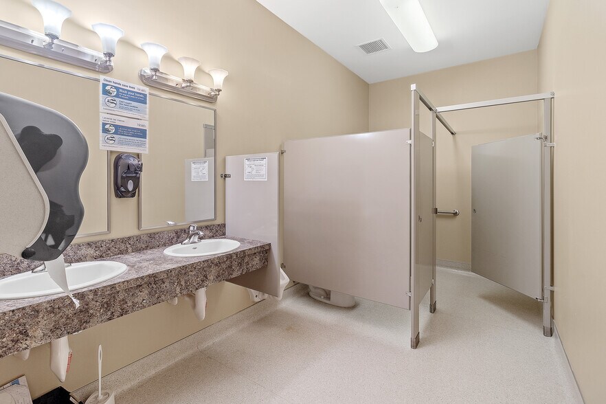 More Photos Of 23424 NE Halsey St, Wood Village Storefront Retail Office For Sale