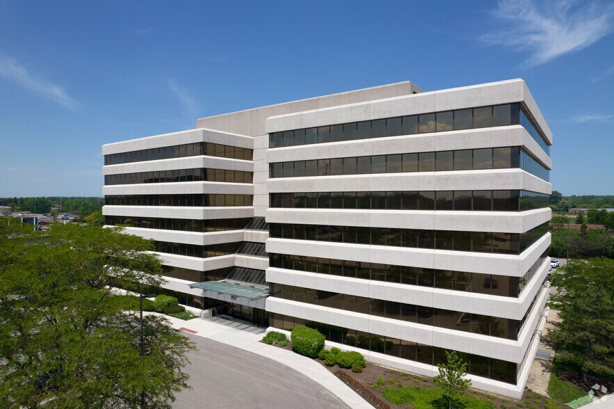 More Photos Of 707 Skokie Blvd, Northbrook Unknown For Lease