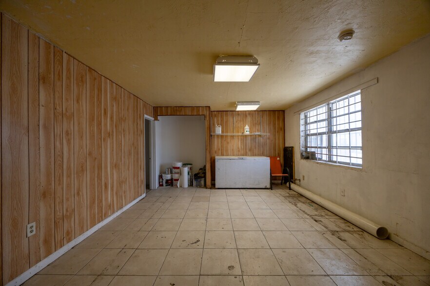 More Photos Of 683 W 26th St, Hialeah Service For Sale