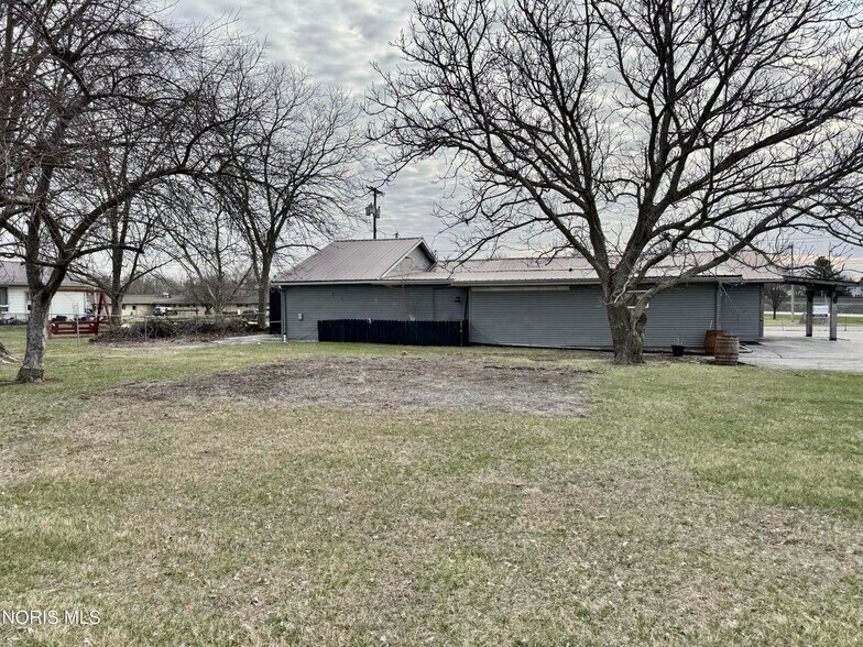 More Photos Of 404 W Vine St, Edgerton Restaurant For Sale