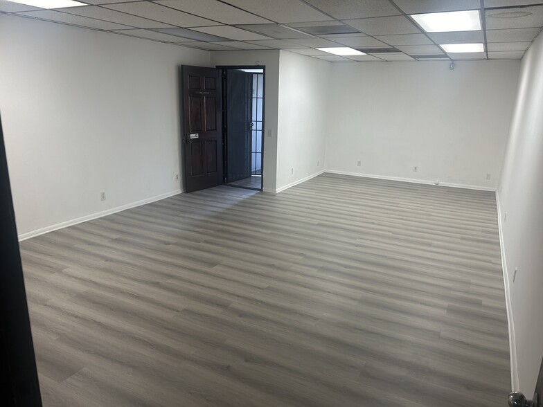 More Photos Of 1026 S Gerhart Ave, Commerce Warehouse For Sale