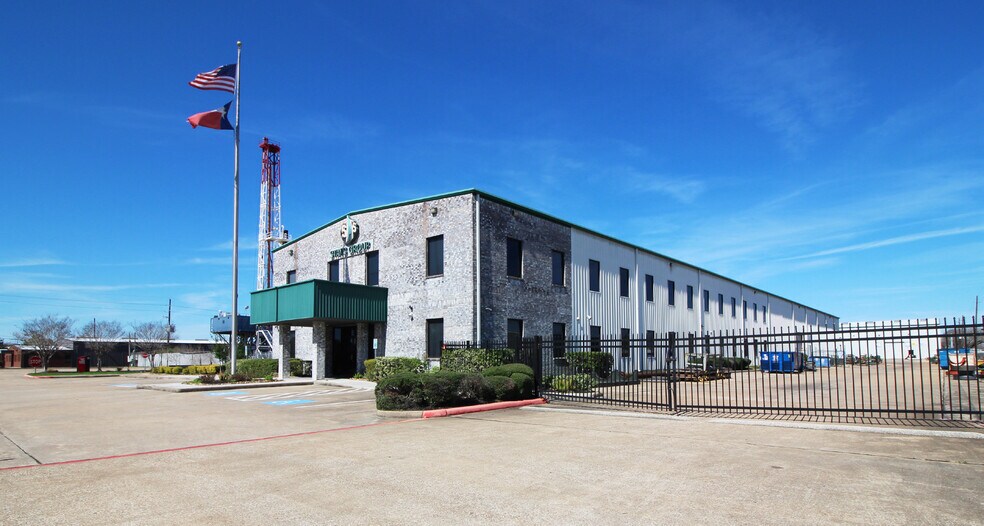 More Photos Of 11330 Brittmoore Park Dr, Houston Warehouse For Lease