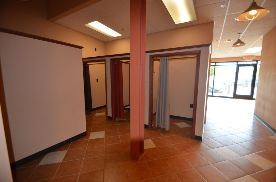 More Photos Of 500 N Holmen Dr, Holmen Health Club For Sale