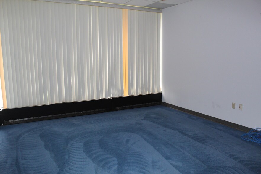 More Photos Of 251 John James Audubon Pky, Amherst Office For Lease