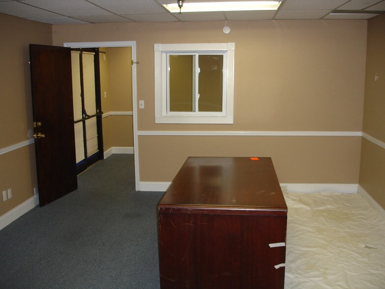 More Photos Of 4854 Old National Hwy, College Park Office For Lease