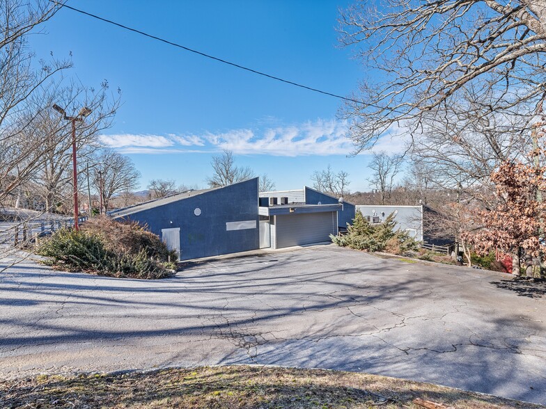More Photos Of 131 McDowell St, Asheville Medical For Sale